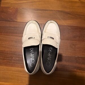 Calvin Klein Women's Cream Loafers | Size 8